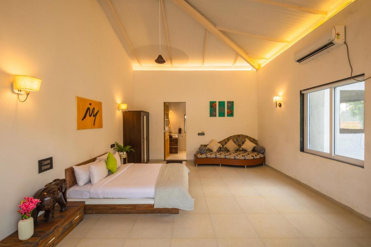 Saffronstays Turquoise Maison, Karjat Buitenkant foto